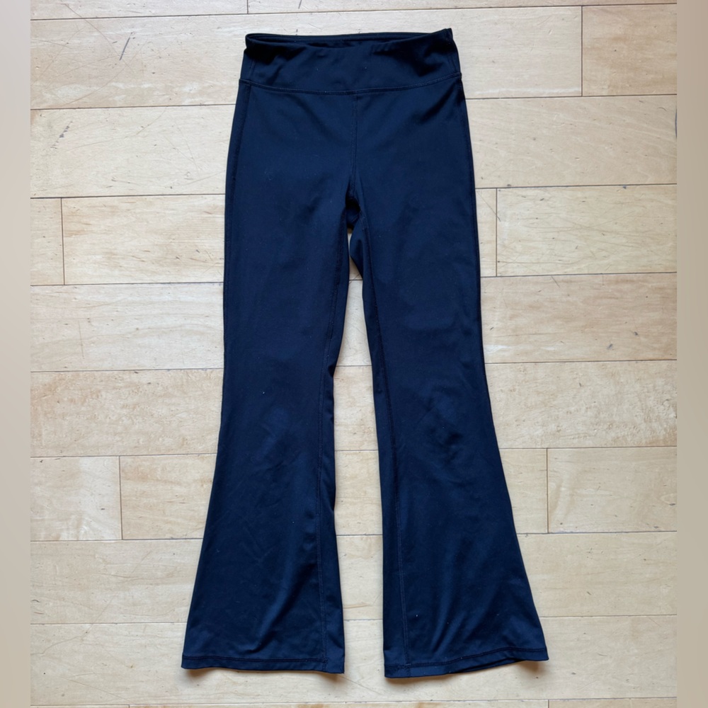 90 degree flare leggings, Large, L / 12, polyester, spandex,‎ athleisure, comfy